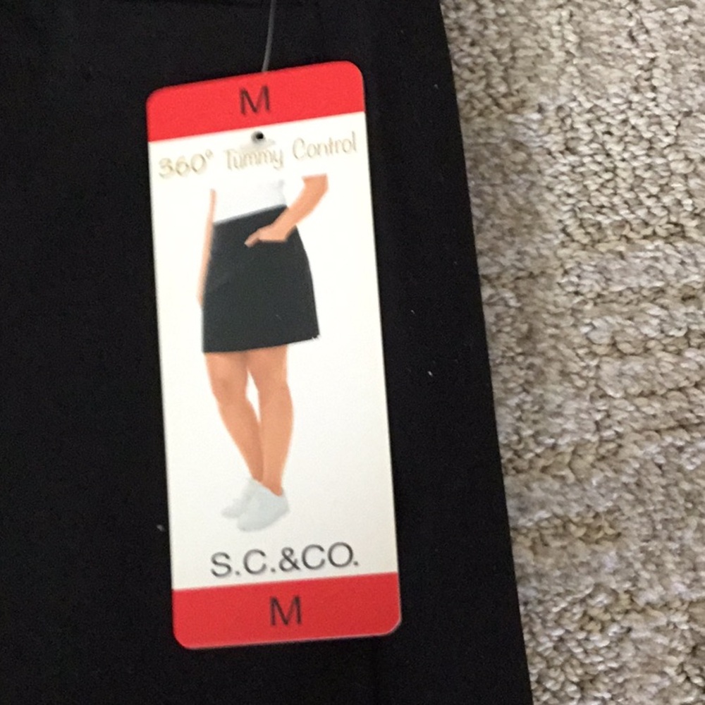 SC & Co Black Skort size M w/pockets